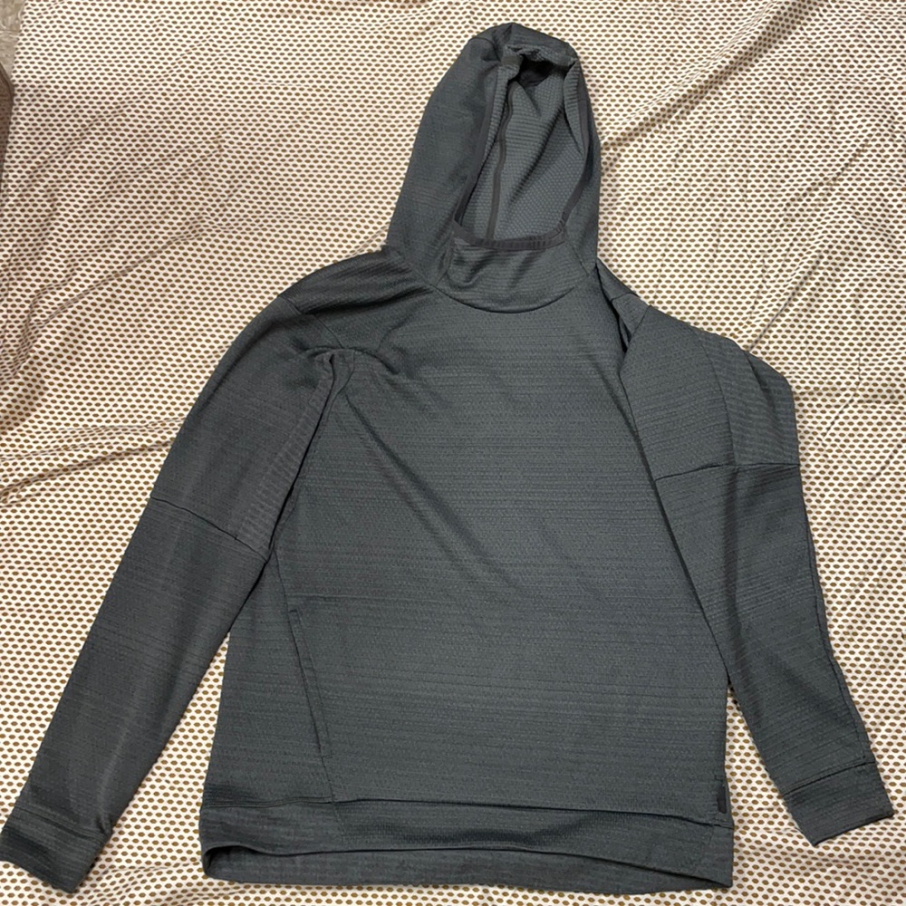 Rei green pullover sweater
